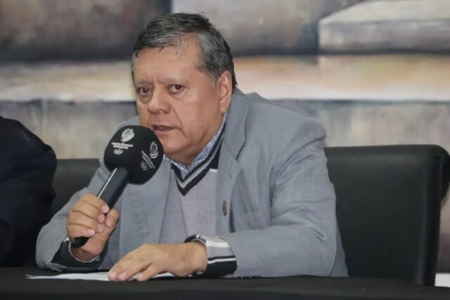TW UCC - Miguel Paredes PAR1