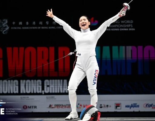 Hong Kong corona a sus primeros campeones del mundo: Choupenitch y Song inauguran el medallero en una jornada inolvidable Fencing World Championships, Hong Kong 22-31 July 2026 In photo: Sera Song KOR Photo by #bizziteam - FIE
